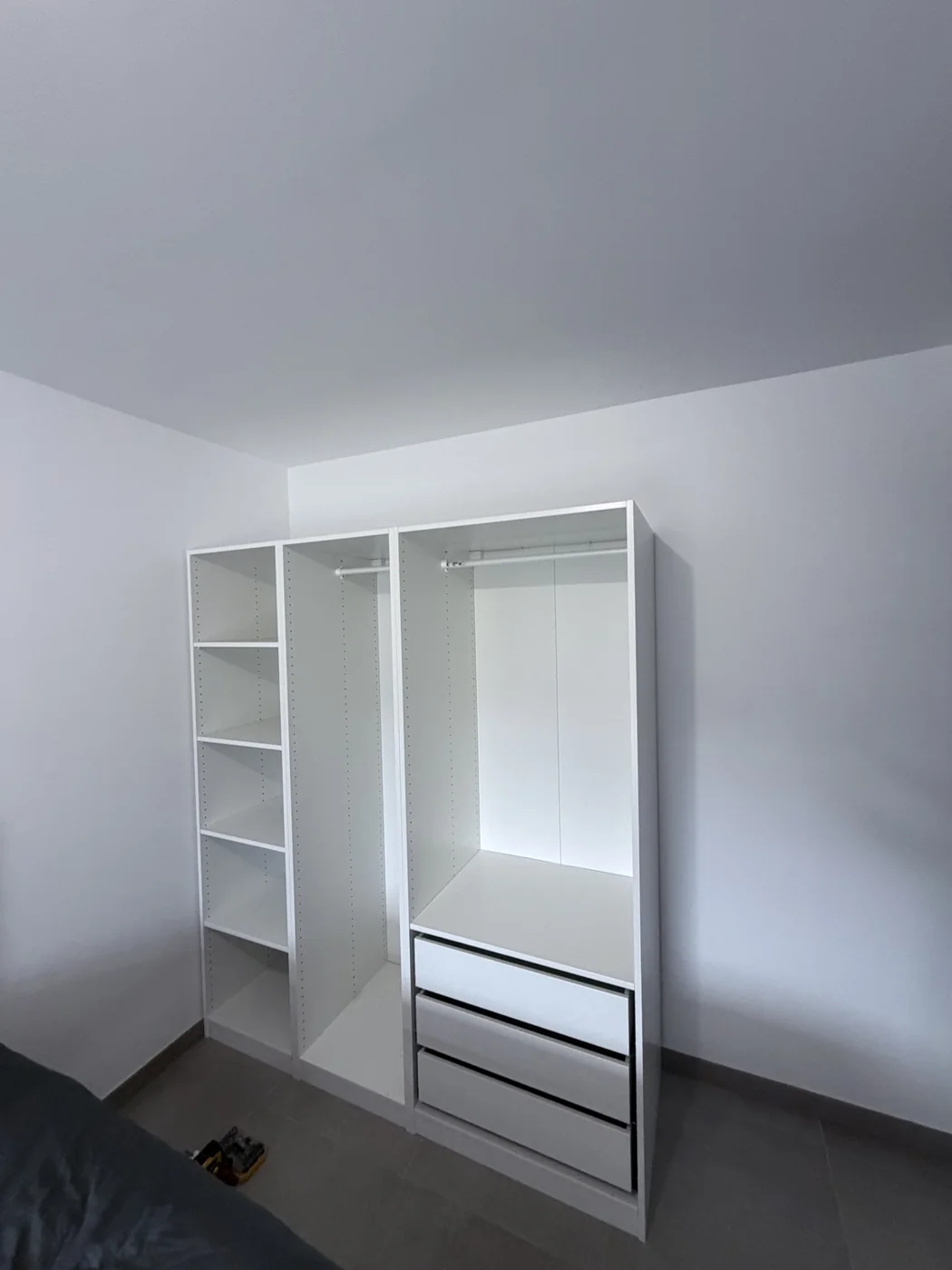 Aménagement intérieur de dressing — réalisation de Bilel pour Brince